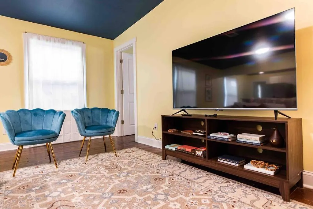 Blueberry Lemondrop Germantown 2 Bedroom Apartment Louisville USA