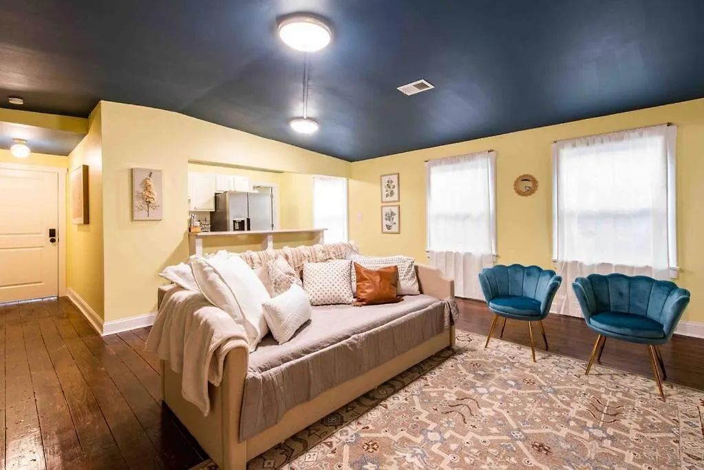 Blueberry Lemondrop Germantown 2 Bedroom Apartment Louisville