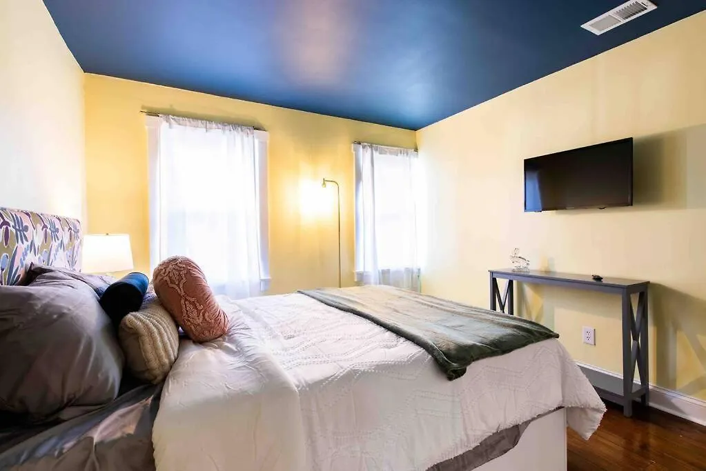 Blueberry Lemondrop Germantown 2 Bedroom Apartment Louisville 0*,
