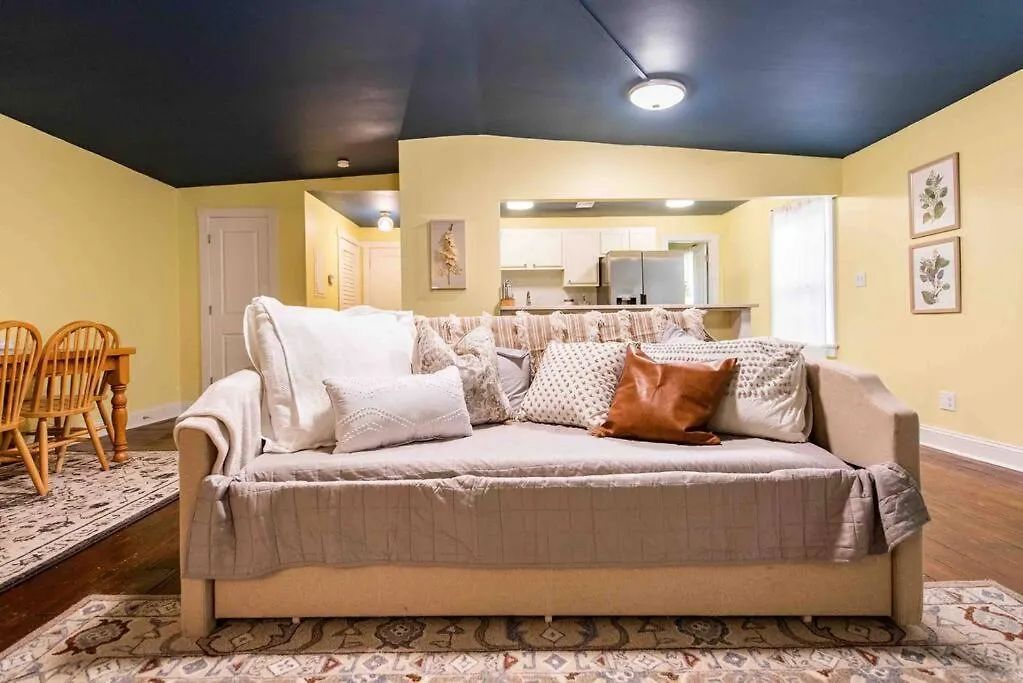 Blueberry Lemondrop Germantown 2 Bedroom Apartment Louisville